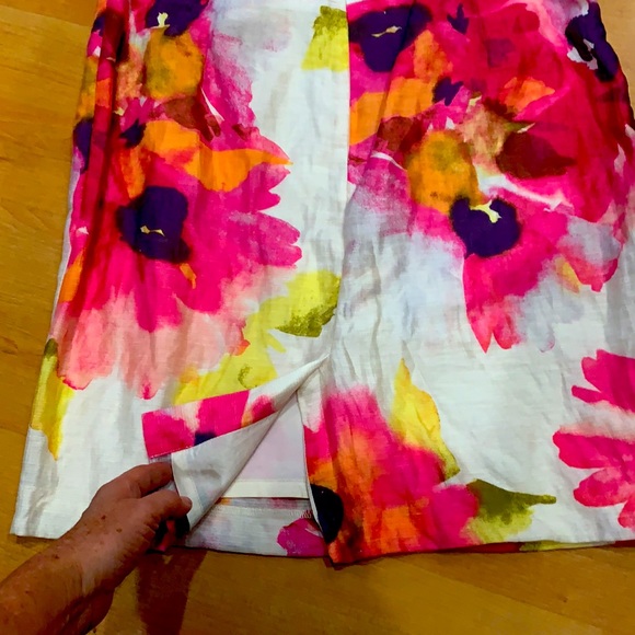 Loft Skirt - Picture 2 of 4